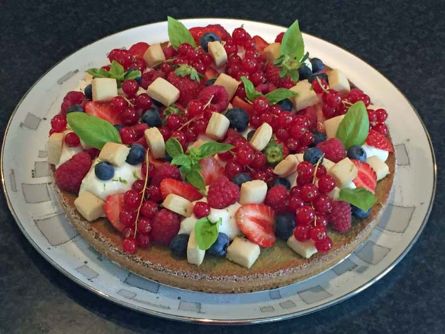 gâteau de saison aux fruits rouges et pistache